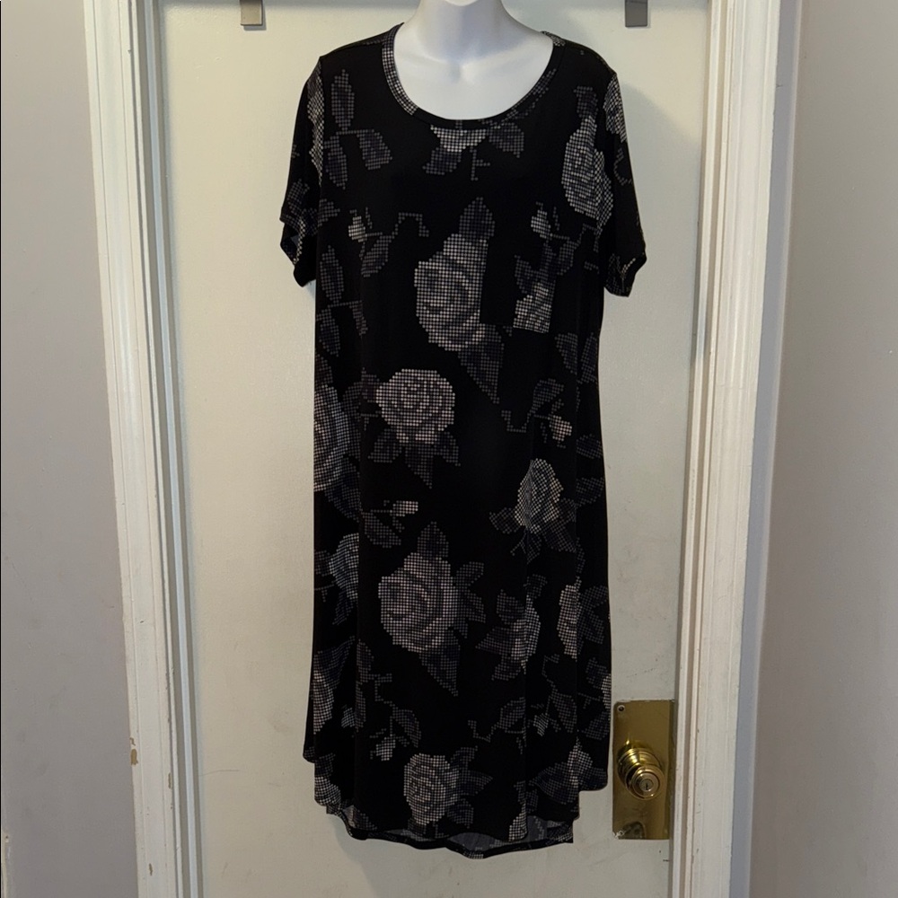 Lula Roe pixel rose print XL dress gray white and black excellent condition